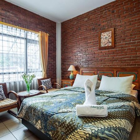 Sekararum Butik Syariah Guesthouse Bandung Ngoại thất bức ảnh