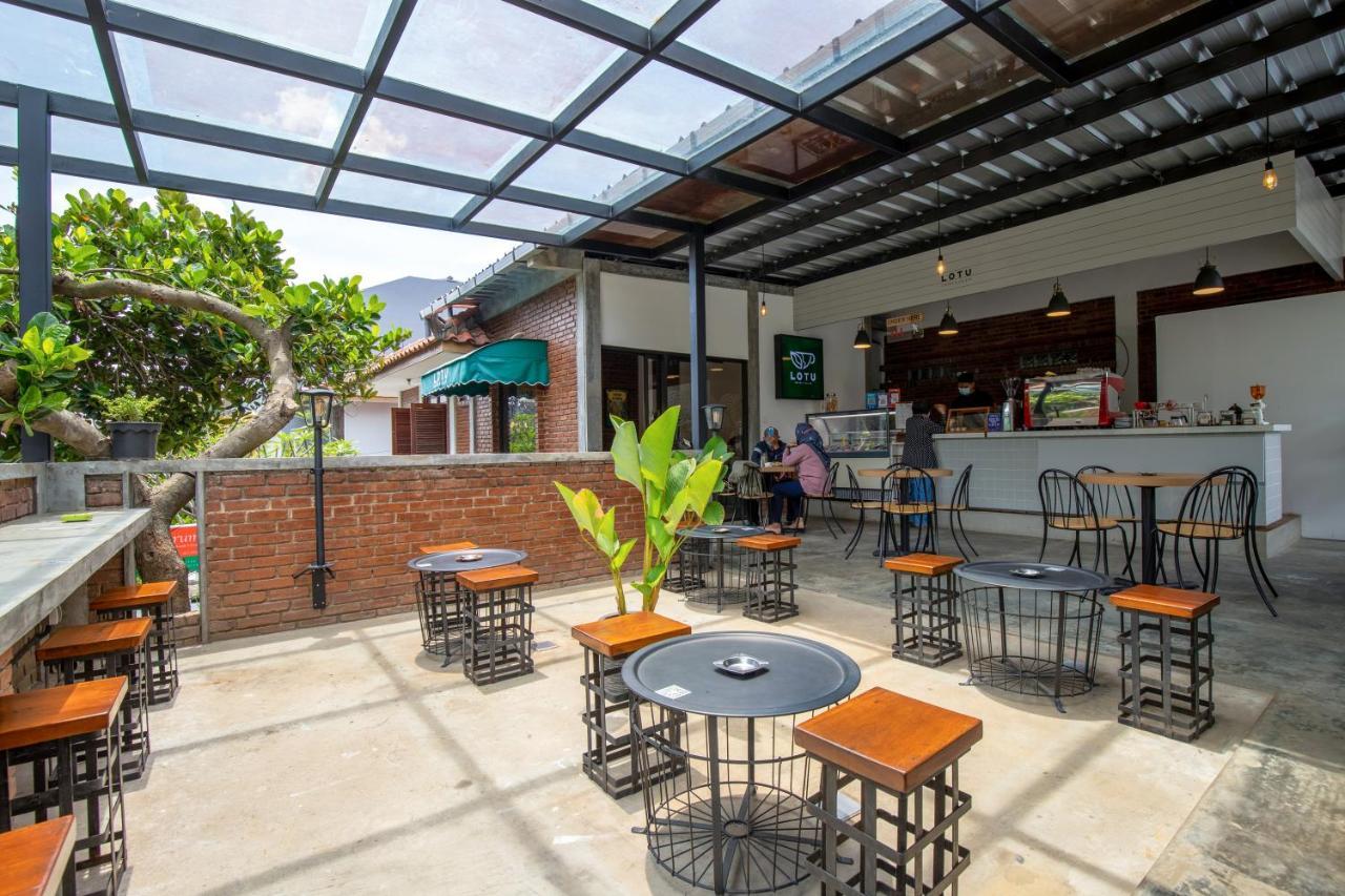 Sekararum Butik Syariah Guesthouse Bandung Ngoại thất bức ảnh