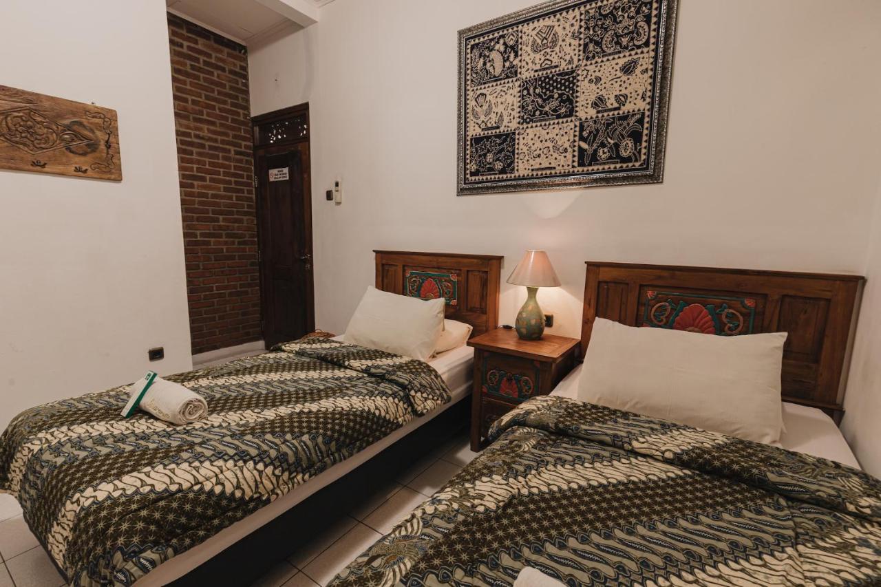 Sekararum Butik Syariah Guesthouse Bandung Ngoại thất bức ảnh